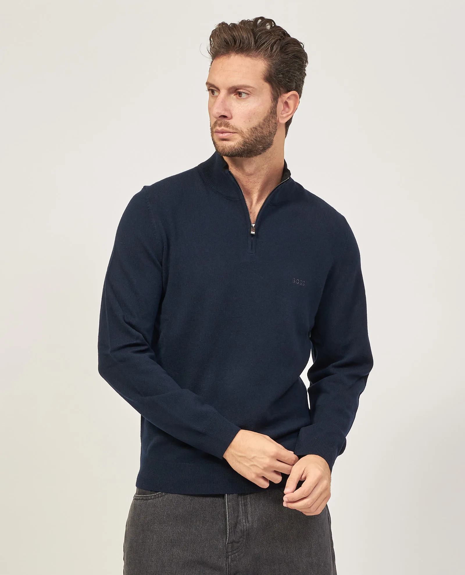 OutletBOSS      Maglione blu Boss in lana vergine con collo con zip