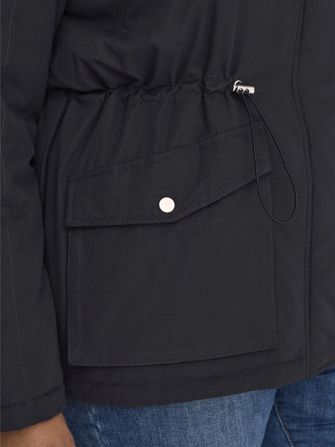 Parka curvy con cappuccio